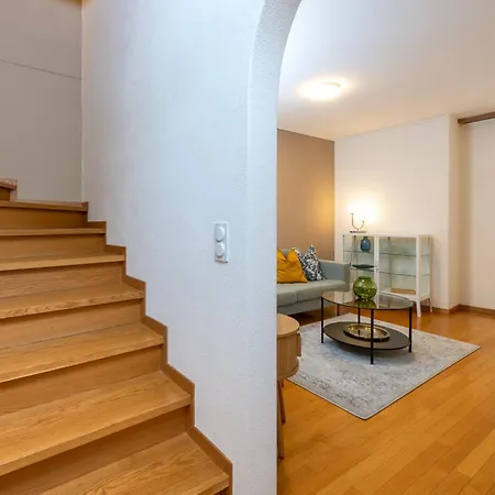 아파트 Cozy Duplex Garden & Family Comfort