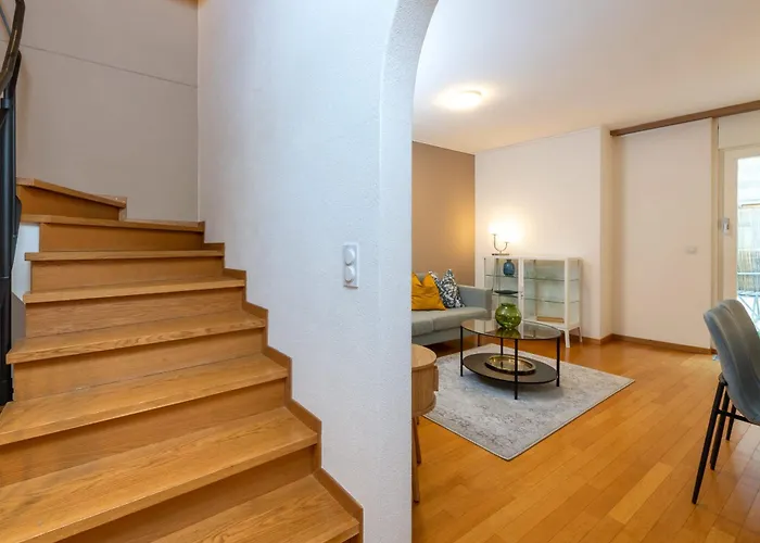 Apartamento Cozy Duplex Garden & Family Comfort