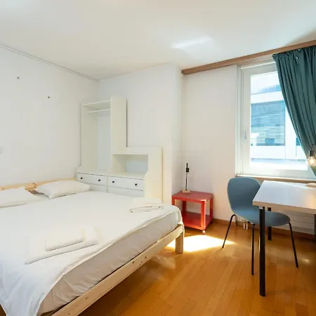 Cozy Duplex Garden & Family Comfort *